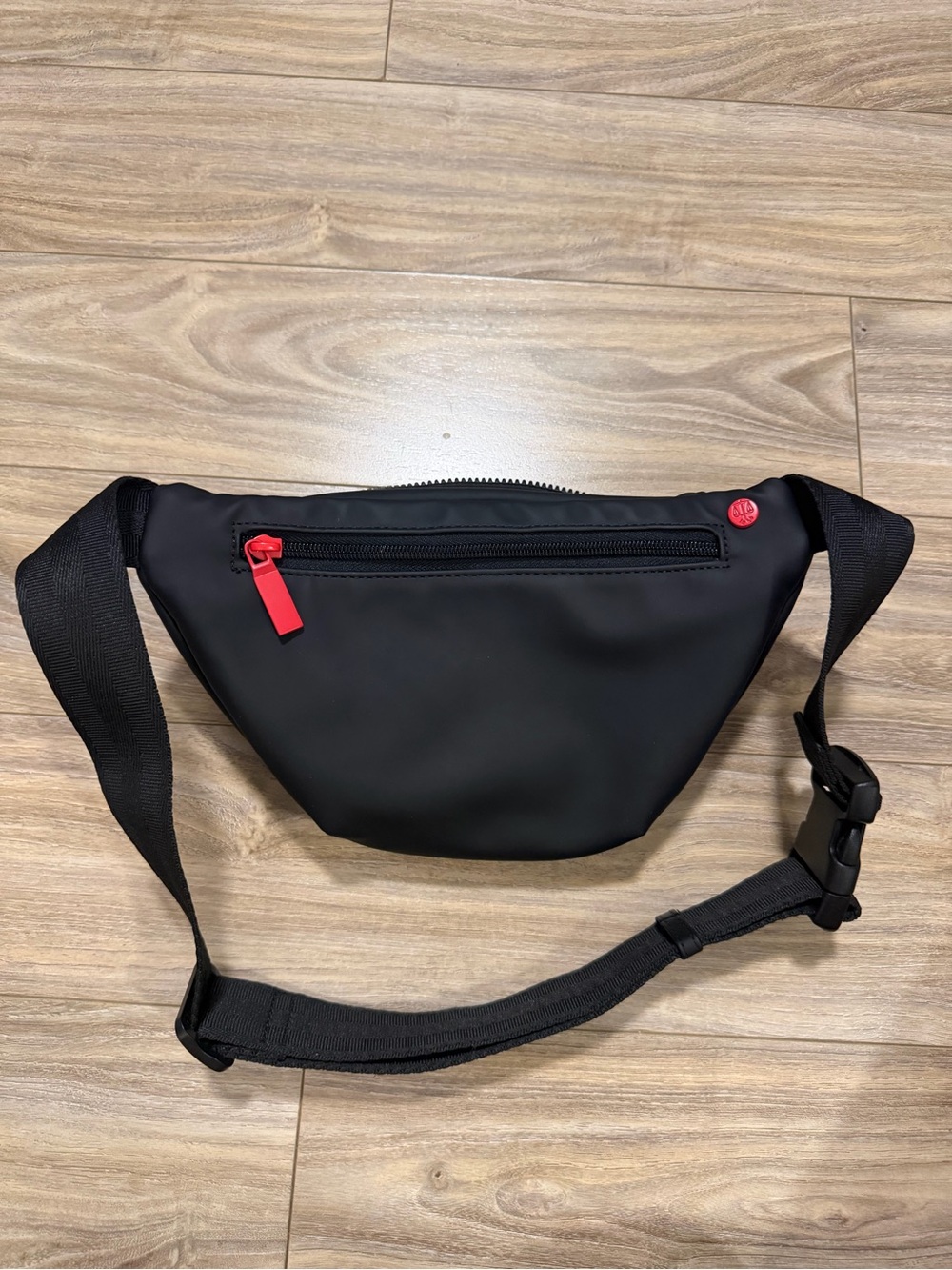 Hunter Black Belt Bag with Red Accents - Picture 2 of 5
